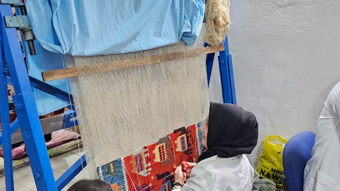  ''Hakkari Başaracağım Diyor'' projesi '' Kurumlar Arası İş Birliği'' faaliyeti kapsamında 4/D sınıfı öğrencileri Şemdinli Halk Eğitim Merkezni Ziyaret ettiler.